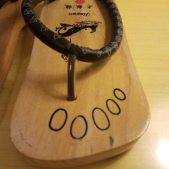 Wooden Flip-Flops - Picture 8 of 11